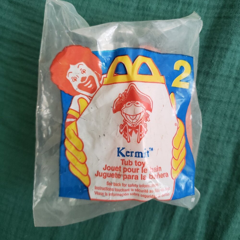 1995 Muppets Treasure Island McDonald's Happy Meal Kermit Bathtub Toy - Unopened